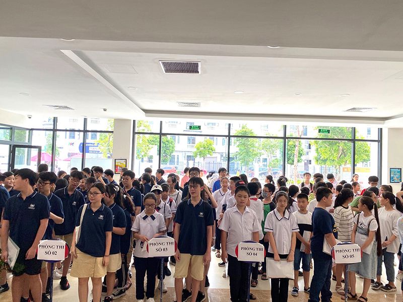 Đông đảo thí sinh tham dự cuộc thi TOEFL tại Hải Phòng